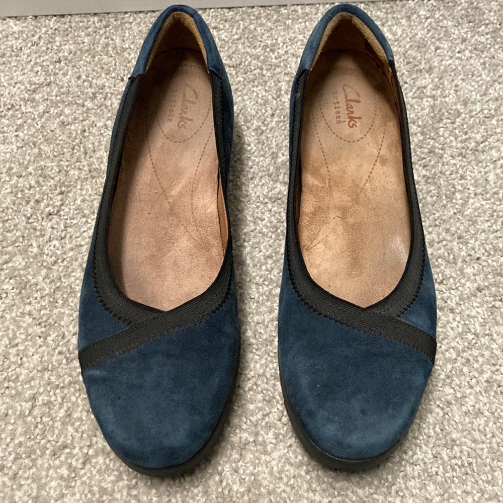 Clarks Artisan slip-on shoes.  Suede like uppers Dark blue with black det.Sz 9M